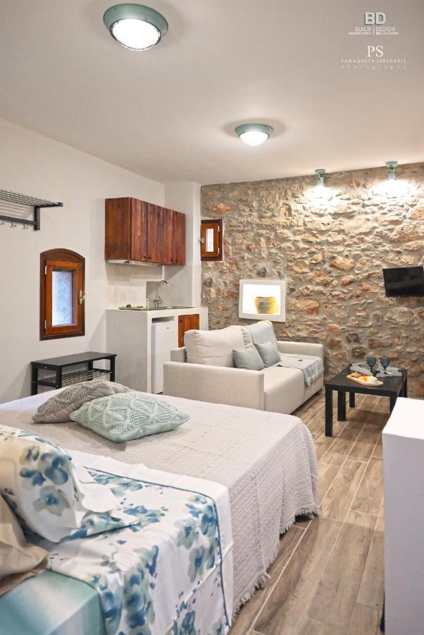 Pyrgos Houses And Restaurant Avgonima Exterior photo